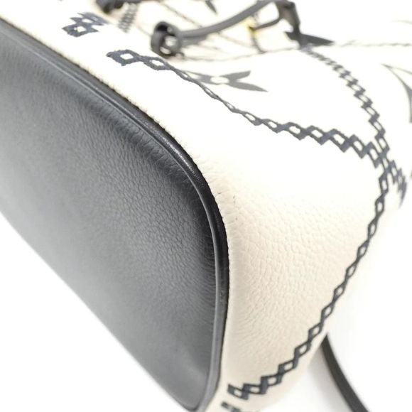 Louis Vuitton Monogram Emplant Broderie NeoNoe MM Shoulder Bag - Picture 3 of 8